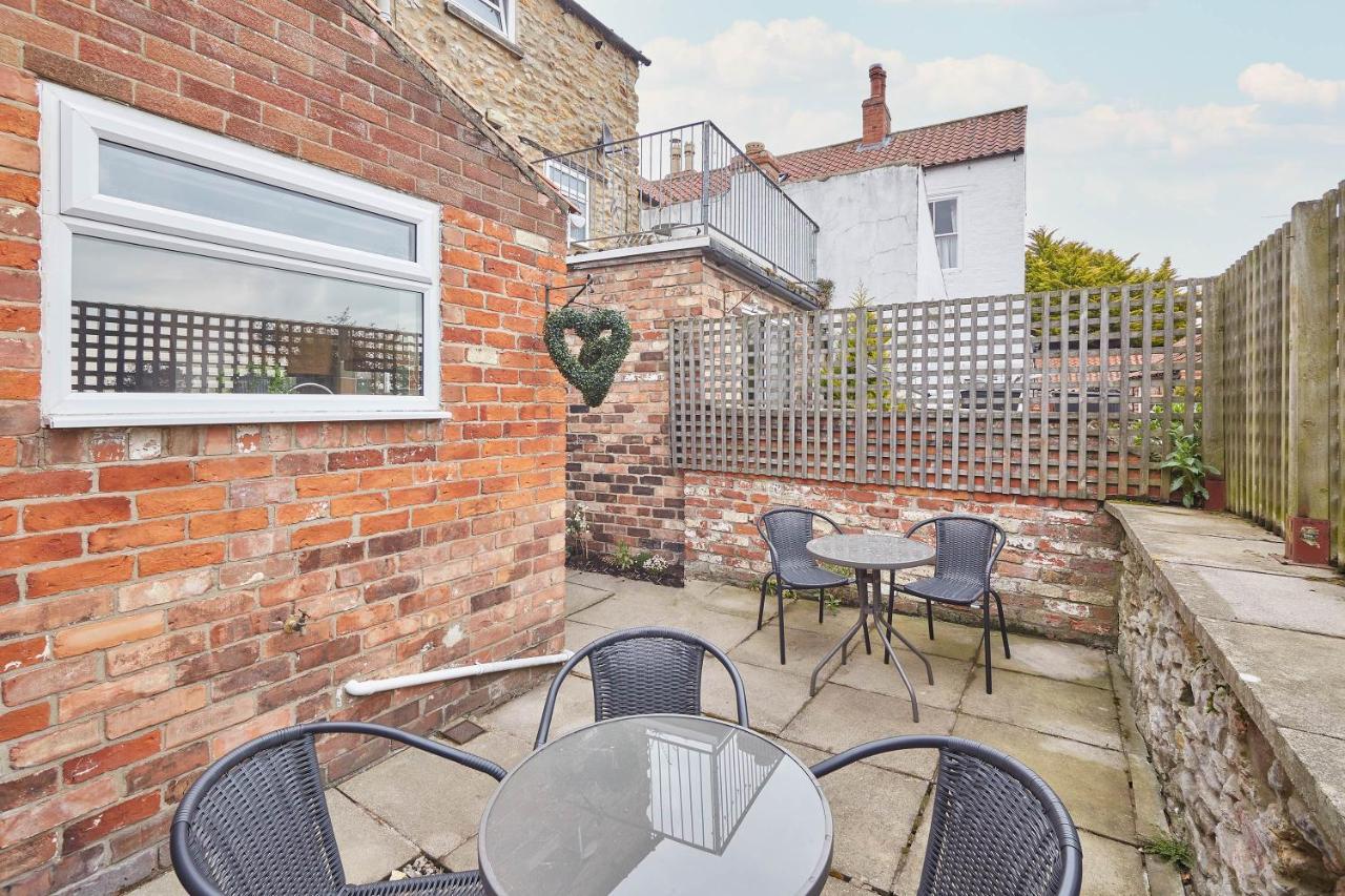 Host & Stay - Dove Grey, 25 West End Kirkbymoorside Kültér fotó